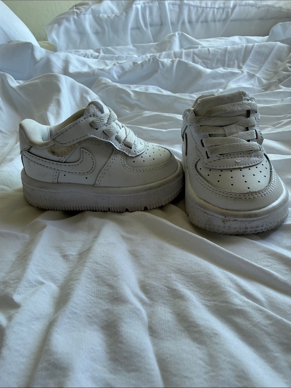 Nike Kids White Low-Top Leather Sneakers with Swoosh